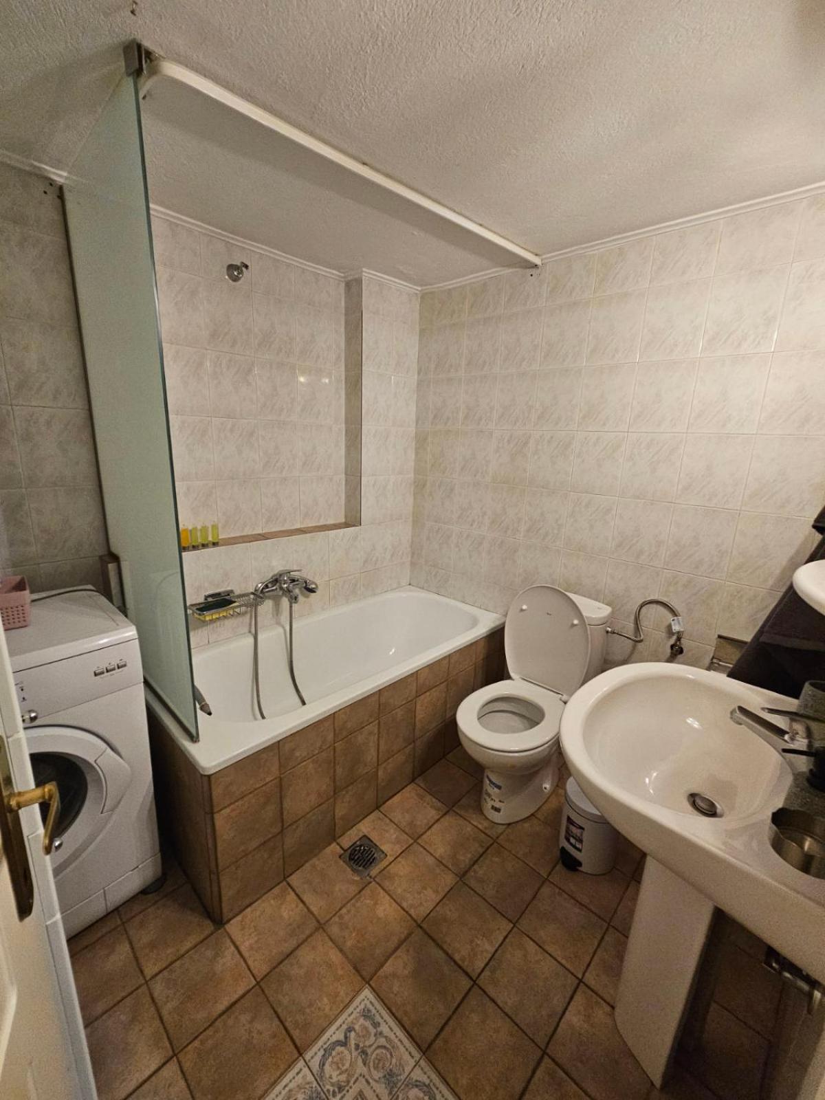 Kt Apartment Dırama Dış mekan fotoğraf